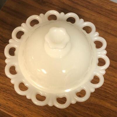 Lot 18 - Anchor Hocking Lace Edge Covered Candy Dish