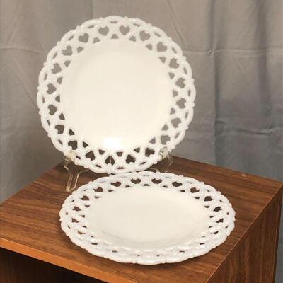 Lot 19 - Westmoreland Doric Milk Glass Plates