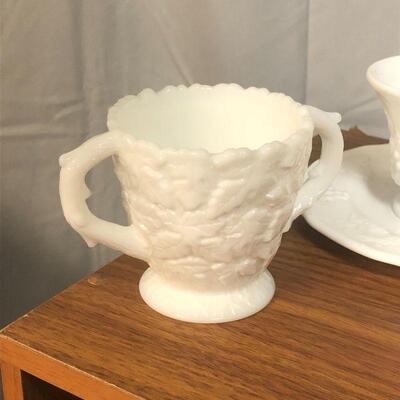 Lot 21 - Vintage Milk Glass