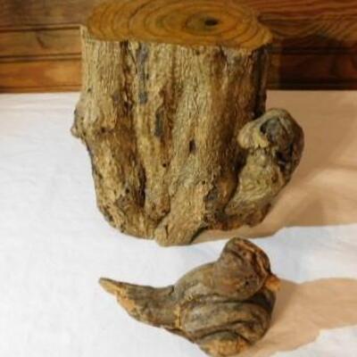 Natural Art Tree Stump with Carved Bird 10