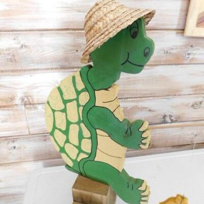 Hand Crafted Wood Turtle Fishing 22