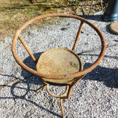 Iron Plant Stand with Enamel Bowl 16