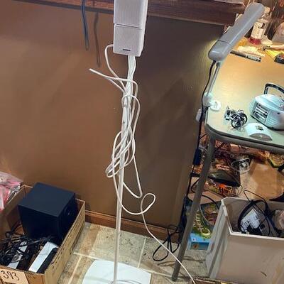 Lot 425 - Bose speakers