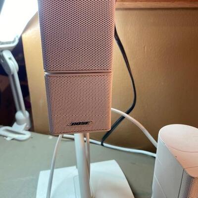 Lot 425 - Bose speakers