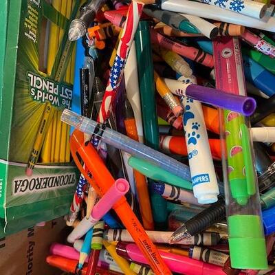 Lot 426 - Pen, Pencils, crayons and markers
