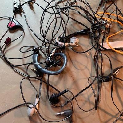 Lot 430- earbud lot