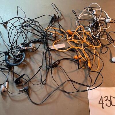 Lot 430- earbud lot
