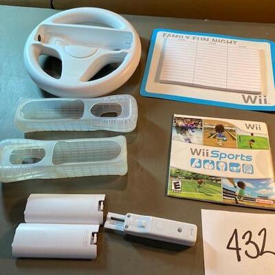 Lot 432 - Wii items