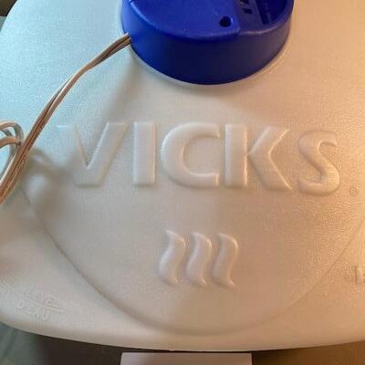 Lot 444 - Vicks vaporizer