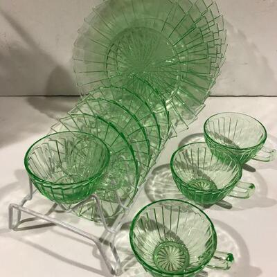 Jeannette Sierra " Pinwheel " Green Depression Glass 9 " Sanwich Plates 4 Tea Cups & saucers