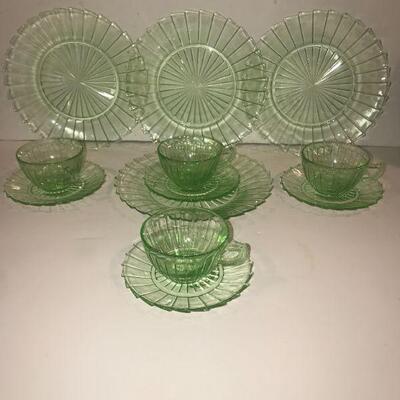 Jeannette Sierra " Pinwheel " Green Depression Glass 9 " Sanwich Plates 4 Tea Cups & saucers