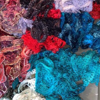 Lot 454 - scarf lot