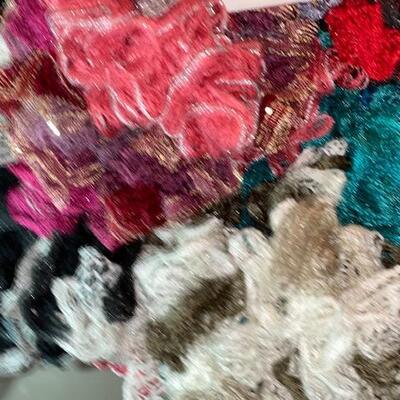Lot 454 - scarf lot