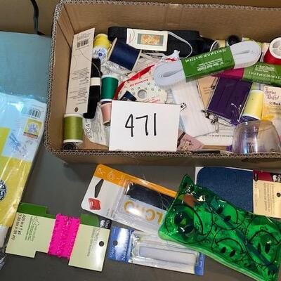 Lot 471 - sewing items