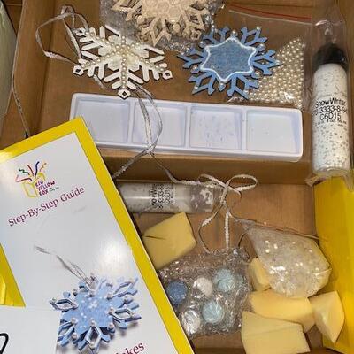 Lot 472- craft kits