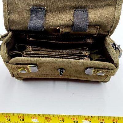 VINTAGE MILITARY CARRY CASE 