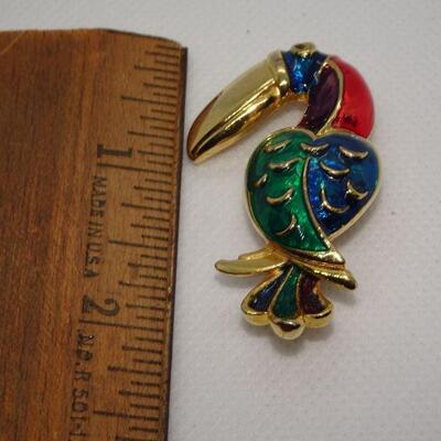 Gold Tone Toucan Brooch Pendant, Colorful Bird Pin 