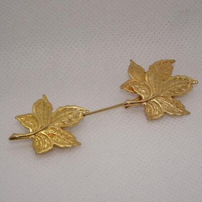 Gold Tone Maple Leaf Stick Pin, Hat Pin 