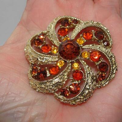 Gorgeous Fall Colors! Oranges, Browns and Gold Rhinestone Brooch, Gold Tone 