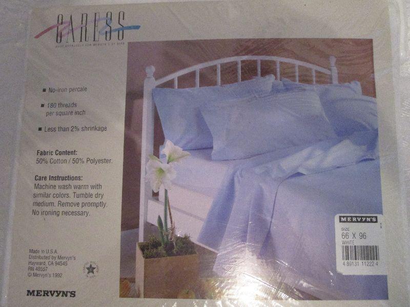36 Fitted sheet and Flat Twin Sheets, New in package