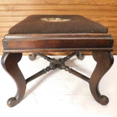 Vintage Solid Wood Frame Foot Stool with Needlework Fabric Surface 19