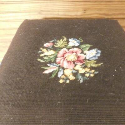 Vintage Solid Wood Frame Foot Stool with Needlework Fabric Surface 19