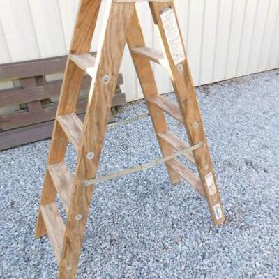 Heavy Wood Louisville WM1005 Double Side Ladder 