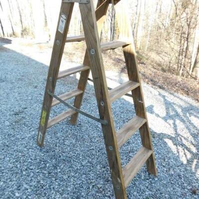 Heavy Wood Louisville WM1005 Double Side Ladder 