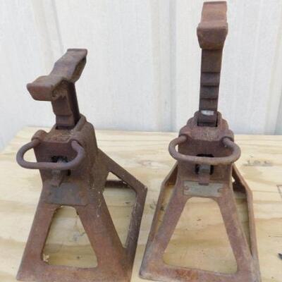Two Ton Steel Jack Stand Set by Walker  