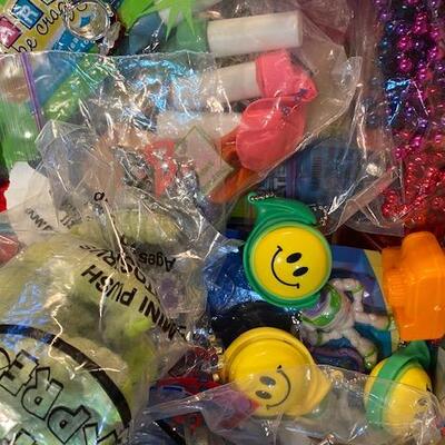Lot 496 - Toys