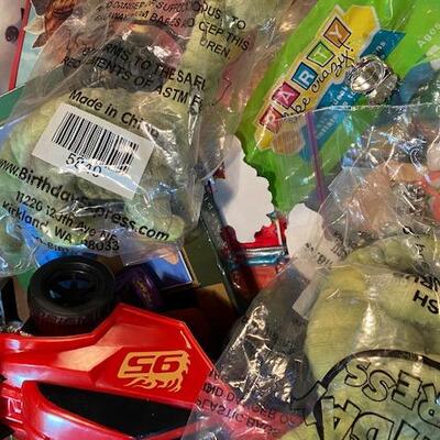 Lot 496 - Toys