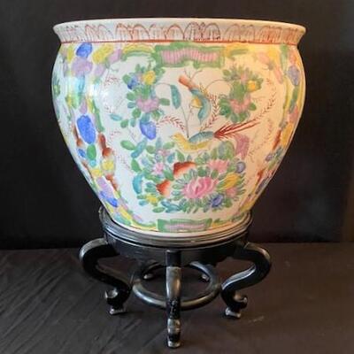 LOT#56LR: Asian Style Vase w/ Birds
