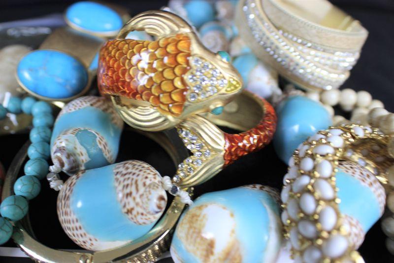 LOT72J Costume Jewelry Lot 2