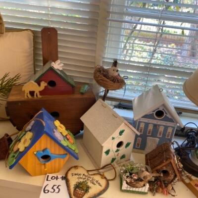I655 Lot of Bird Houses and Decor 