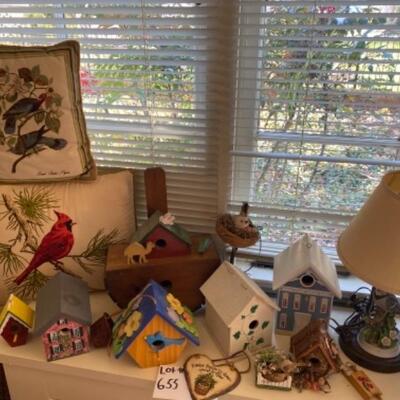 I655 Lot of Bird Houses and Decor 