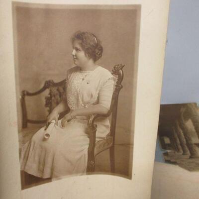 Lot 124 - Several Vintage Family Photos 