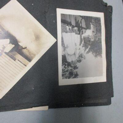Lot 125 - Vintage Photos 