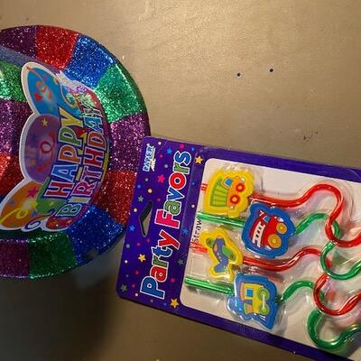 Lot 497 - Birthday party supplies