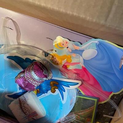 Lot 497 - Birthday party supplies