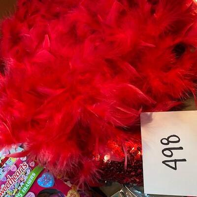 Lot 498 - Valentines decor
