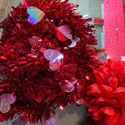 Lot 499 - Valentines Decor