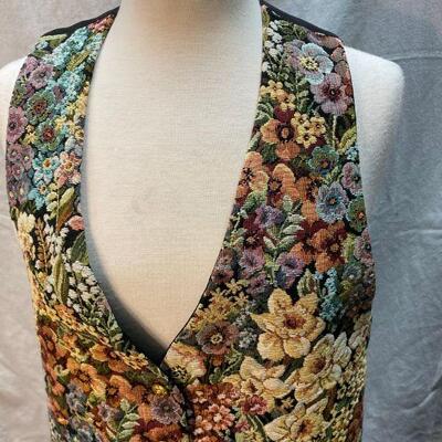 Vintage Jennie Vaughn Designs Floral Tapestry Needlepoint Vest Size XL YD#020-1220-02061