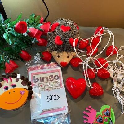 Lot 500 - Valentines Decor