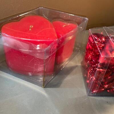 Lot 501 - Valentines Decor