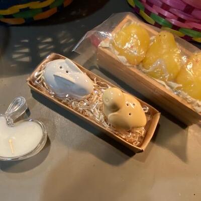 Lot 503 - Easter Decor