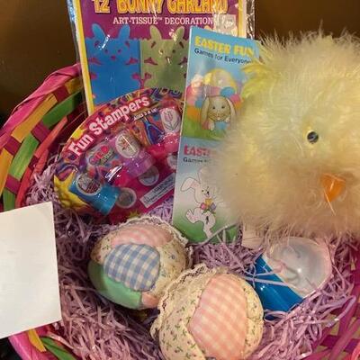 Lot 503 - Easter Decor