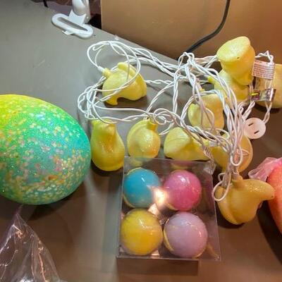 Lot 504 - Easter decor