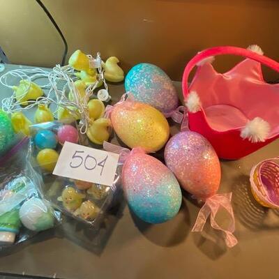 Lot 504 - Easter decor