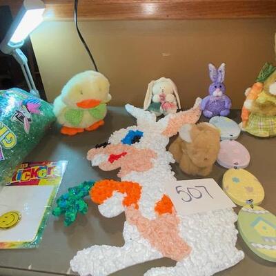 Lot 507 - Easter decor