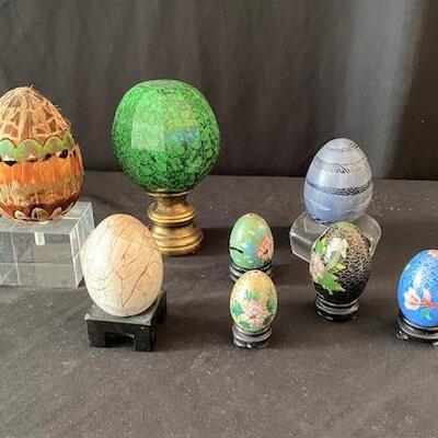LOT#114LR: Assorted Decorative Egg Lot